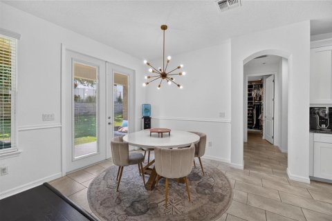 House in Winter Garden, Florida 7 bedrooms, 437.01 sq.m. № 2225442 - photo 11