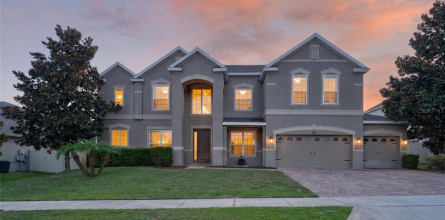 House in Winter Garden, Florida 7 bedrooms, 437.01 sq.m. № 2225442