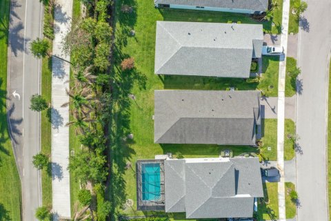 House in Port St. Lucie, Florida 3 bedrooms, 160.16 sq.m. № 2190919 - photo 9