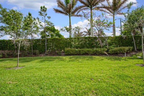 House in Port St. Lucie, Florida 3 bedrooms, 160.16 sq.m. № 2190919 - photo 7