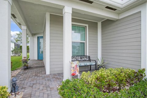 House in Port St. Lucie, Florida 3 bedrooms, 160.16 sq.m. № 2190919 - photo 8