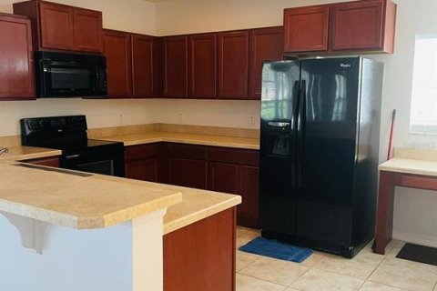Casa en venta en Kissimmee, Florida, 4 dormitorios, 200.3 m2 № 2236814 - foto 5