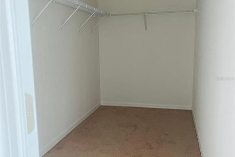 Casa en venta en Kissimmee, Florida, 4 dormitorios, 200.3 m2 № 2236814 - foto 19