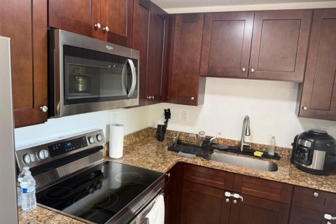 House in Orlando, Florida 3 bedrooms, 72.19 sq.m. № 2211805 - photo 24