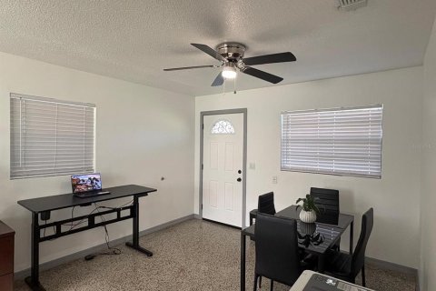House in Orlando, Florida 3 bedrooms, 72.19 sq.m. № 2211805 - photo 20