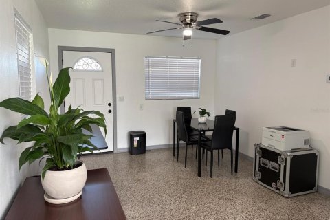 House in Orlando, Florida 3 bedrooms, 72.19 sq.m. № 2211805 - photo 19