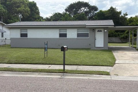 House in Orlando, Florida 3 bedrooms, 72.19 sq.m. № 2211805