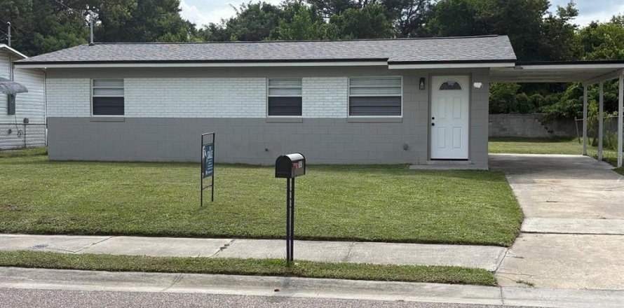 House in Orlando, Florida 3 bedrooms, 72.19 sq.m. № 2211805