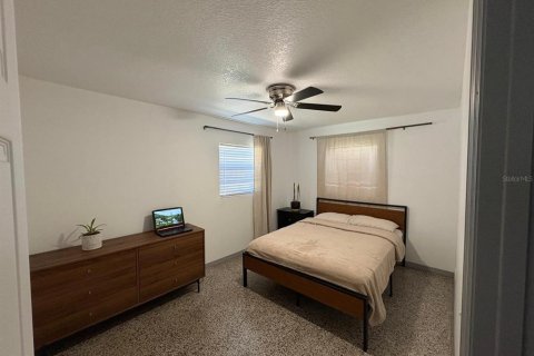 House in Orlando, Florida 3 bedrooms, 72.19 sq.m. № 2211805 - photo 30