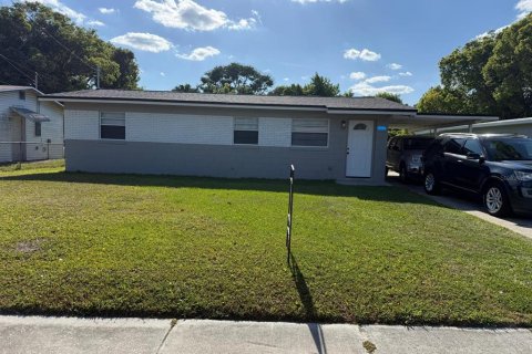 House in Orlando, Florida 3 bedrooms, 72.19 sq.m. № 2211805 - photo 2