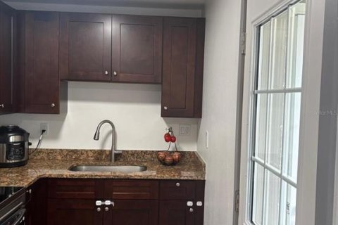 House in Orlando, Florida 3 bedrooms, 72.19 sq.m. № 2211805 - photo 26
