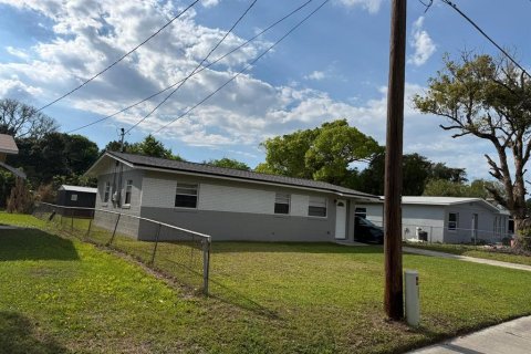 House in Orlando, Florida 3 bedrooms, 72.19 sq.m. № 2211805 - photo 4