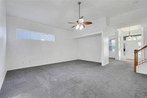 House in Clermont, Florida 4 bedrooms, 326.83 sq.m. № 2231374 - photo 7