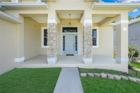 House in Clermont, Florida 4 bedrooms, 326.83 sq.m. № 2231374 - photo 5