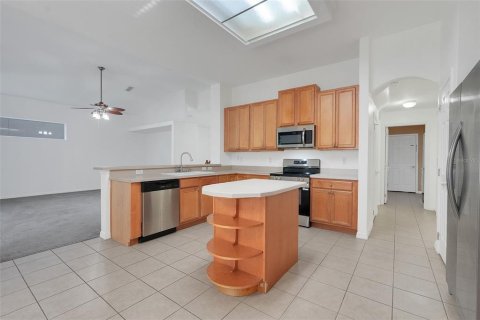 House in Clermont, Florida 4 bedrooms, 326.83 sq.m. № 2231374 - photo 16
