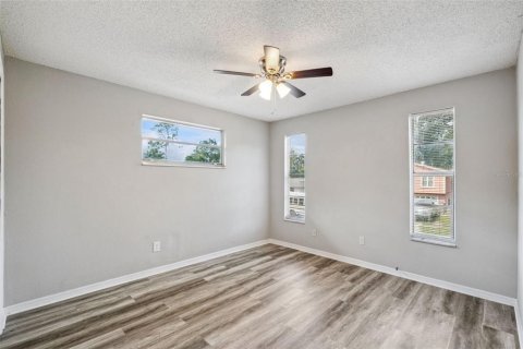 House in Orlando, Florida 3 bedrooms, 124.12 sq.m. № 2131648 - photo 18