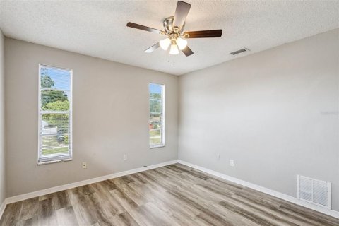 House in Orlando, Florida 3 bedrooms, 124.12 sq.m. № 2131648 - photo 16