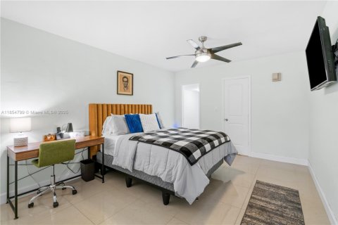 Townhouse in Miami Lakes, Florida 3 bedrooms, 123.84 sq.m. № 1872727 - photo 13