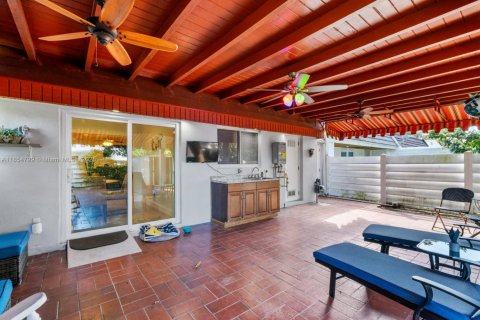 Townhouse in Miami Lakes, Florida 3 bedrooms, 123.84 sq.m. № 1872727 - photo 20