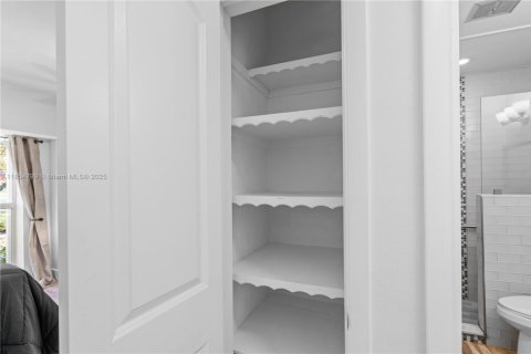 Townhouse in Miami Lakes, Florida 3 bedrooms, 123.84 sq.m. № 1872727 - photo 12
