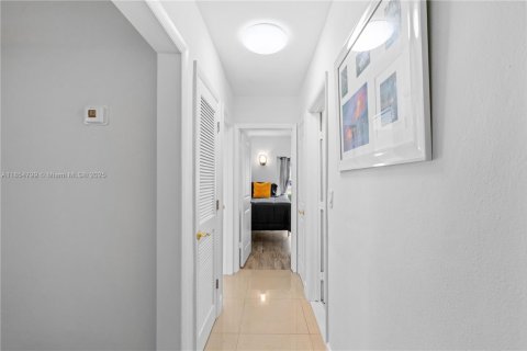 Townhouse in Miami Lakes, Florida 3 bedrooms, 123.84 sq.m. № 1872727 - photo 10