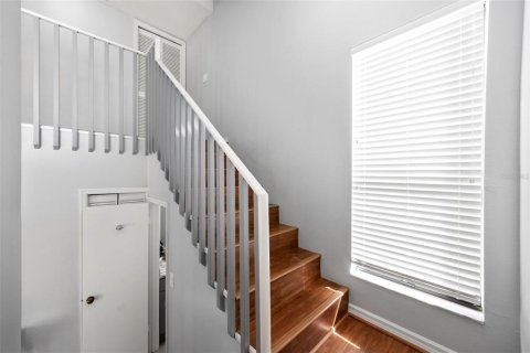 Townhouse in Tampa, Florida 3 bedrooms, 157 sq.m. № 2099477 - photo 25