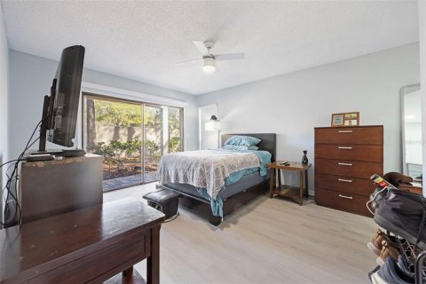 Townhouse in Tampa, Florida 3 bedrooms, 157 sq.m. № 2099477 - photo 15