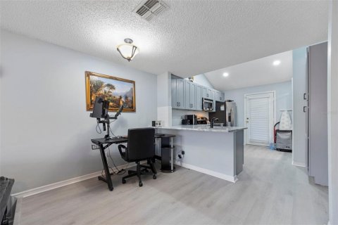 Townhouse in Tampa, Florida 3 bedrooms, 157 sq.m. № 2099477 - photo 10