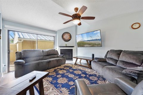 Townhouse in Tampa, Florida 3 bedrooms, 157 sq.m. № 2099477 - photo 12