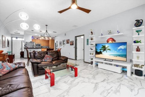 Villa ou maison à vendre à Punta Gorda, Floride: 2 chambres, 135.45 m2 № 2236462 - photo 20