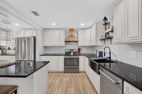Casa en venta en Ocala, Florida, 4 dormitorios, 269.42 m2 № 2321720 - foto 8