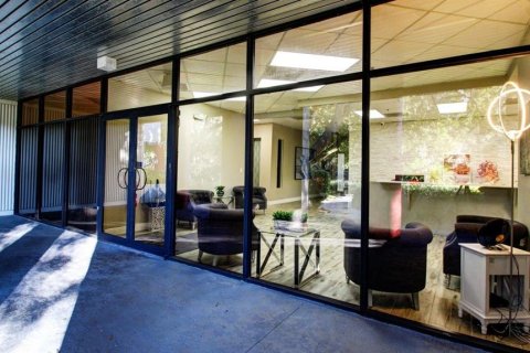 Immobilier commercial à louer à Tampa, Floride: 2168.9 m2 № 2106497 - photo 9