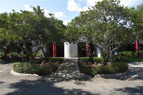 Immobilier commercial à louer à Tampa, Floride: 2168.9 m2 № 2106497 - photo 6