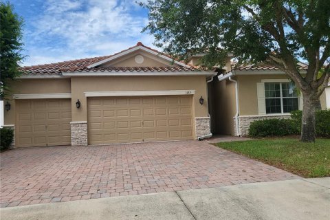 House in Davenport, Florida 4 bedrooms, 240.8 sq.m. № 2217843