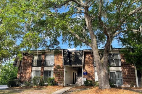 Condo in Gainesville, Florida, 2 bedrooms  № 1750618 - photo 1