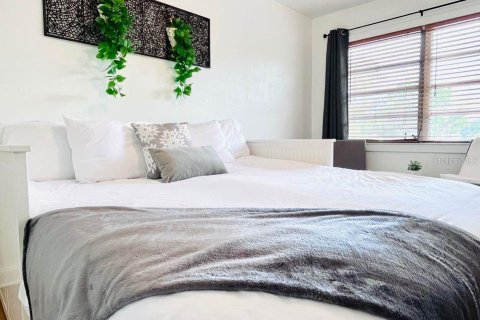 Condo in Gainesville, Florida, 2 bedrooms  № 1750618 - photo 24