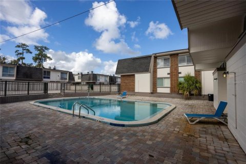 Condo in Gainesville, Florida, 2 bedrooms  № 1750618 - photo 27