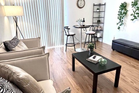 Condo in Gainesville, Florida, 2 bedrooms  № 1750618 - photo 10