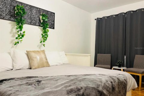 Condo in Gainesville, Florida, 2 bedrooms  № 1750618 - photo 16