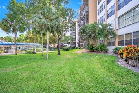 Copropriété à louer à Pembroke Pines, Floride: 2 chambres, 104.05 m2 № 1985805 - photo 24