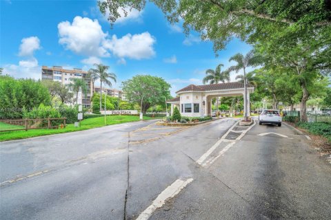 Copropriété à louer à Pembroke Pines, Floride: 2 chambres, 104.05 m2 № 1985805 - photo 29
