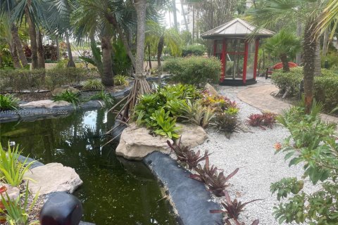 Condo in Key Biscayne, Florida, 2 bedrooms  № 1714853 - photo 23