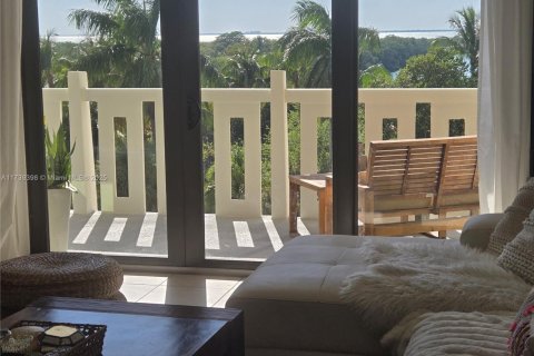 Condo in Key Biscayne, Florida, 2 bedrooms  № 1714853 - photo 1