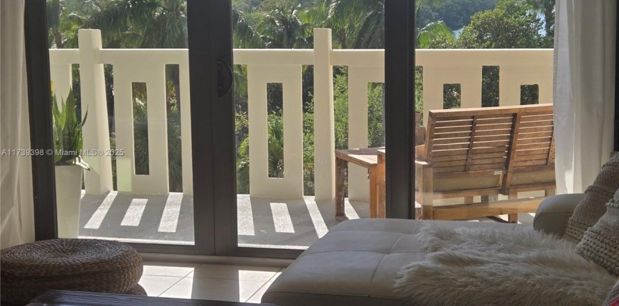 Condo in Key Biscayne, Florida, 2 bedrooms  № 1714853