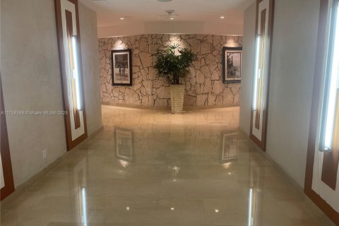 Condo in Key Biscayne, Florida, 2 bedrooms  № 1714853 - photo 20