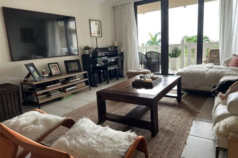 Condo in Key Biscayne, Florida, 2 bedrooms  № 1714853 - photo 8