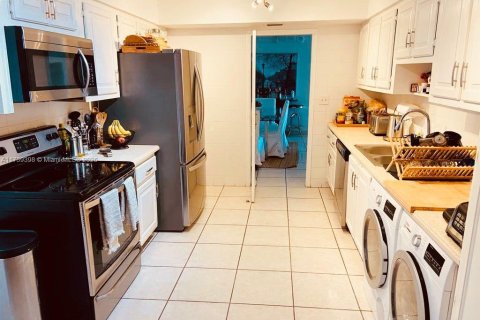 Condo in Key Biscayne, Florida, 2 bedrooms  № 1714853 - photo 15
