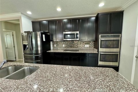 Villa ou maison à louer à Apopka, Floride: 3 chambres, 191.75 m2 № 2415236 - photo 6