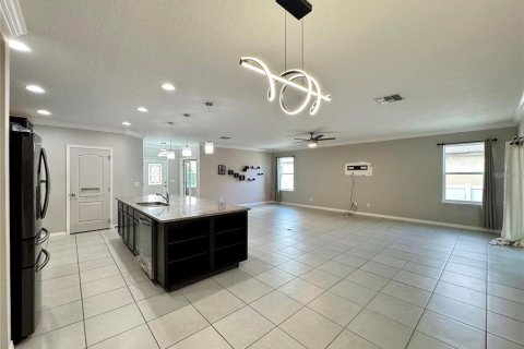 Villa ou maison à louer à Apopka, Floride: 3 chambres, 191.75 m2 № 2415236 - photo 4