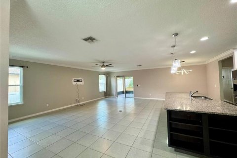 Villa ou maison à louer à Apopka, Floride: 3 chambres, 191.75 m2 № 2415236 - photo 7
